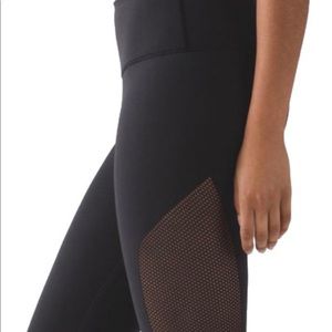 Lululemon Black Reveal Crop Activewear Bottoms